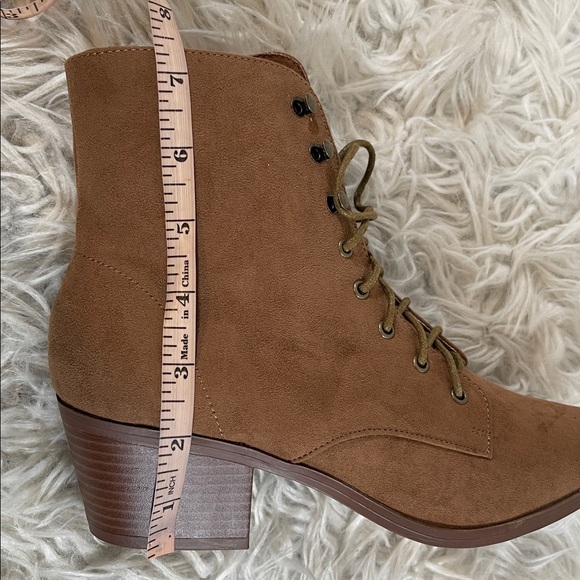 LULUS Montie Brown Suede Lace-Up Ankle Boots Booties 
Size 7 NEW - Picture 9 of 12
